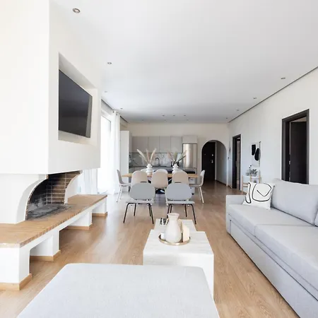 Luxurious 3-bedroom Seaside Retreat Fully Renovated In 2025 * Athens