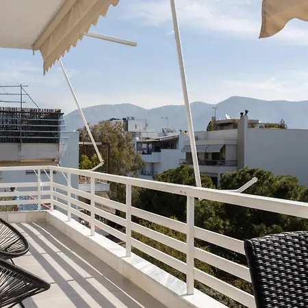 Apartment Luxurious 3-bedroom Seaside Retreat Fully Renovated In 2025
